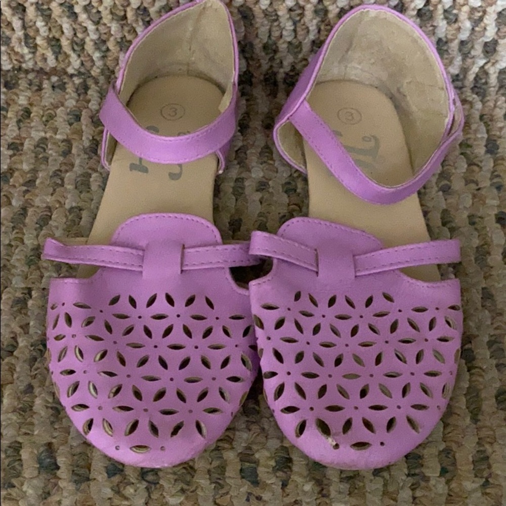 Girl’s lavender Mary Janes Sz 3